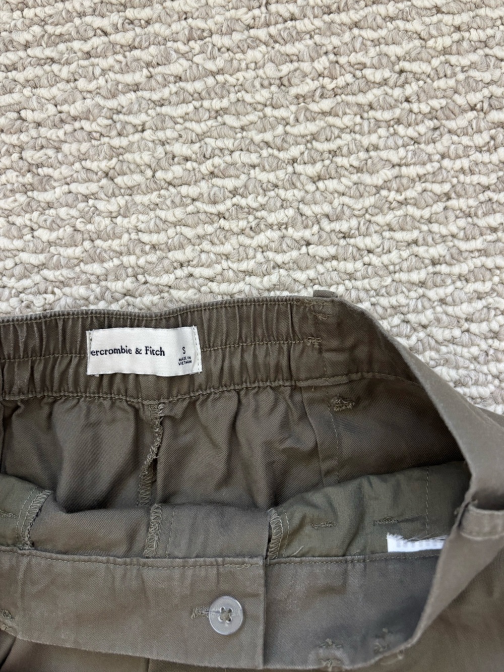 Abercrombie & Fitch Women’s Shorts Size Small Olive Green Tailored Pleated - Picture 4 of 9